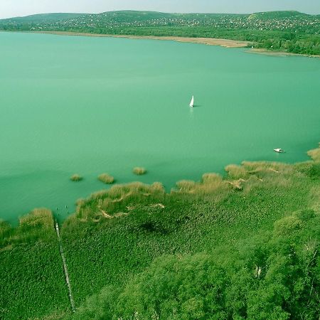 Fuzliget Surf Garden Leilighet Balatonfůzfő Eksteriør bilde